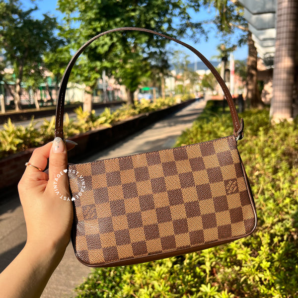 Vintage LV Damier Pochette