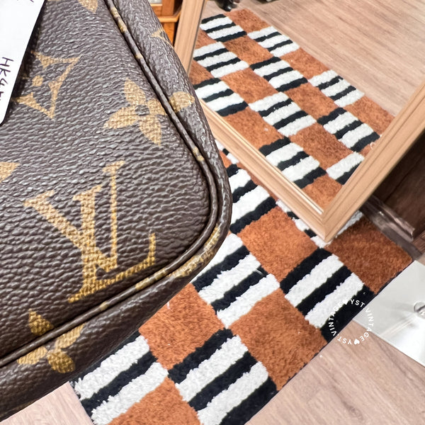Vintage LV Monogram Pochette 006