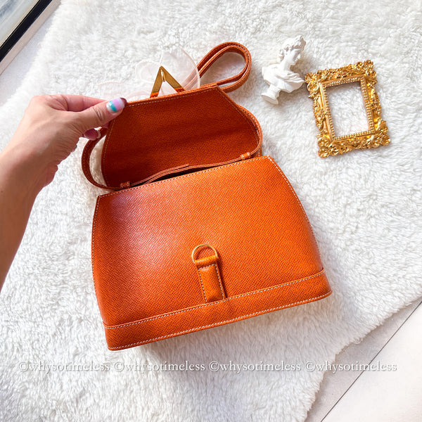 Vintage Valentino Garavani V-lock Crossbody Bag - Golden Brown