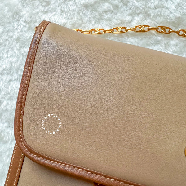 Vintage CELINE Triomphe Chain Shoulder Bag - Beige