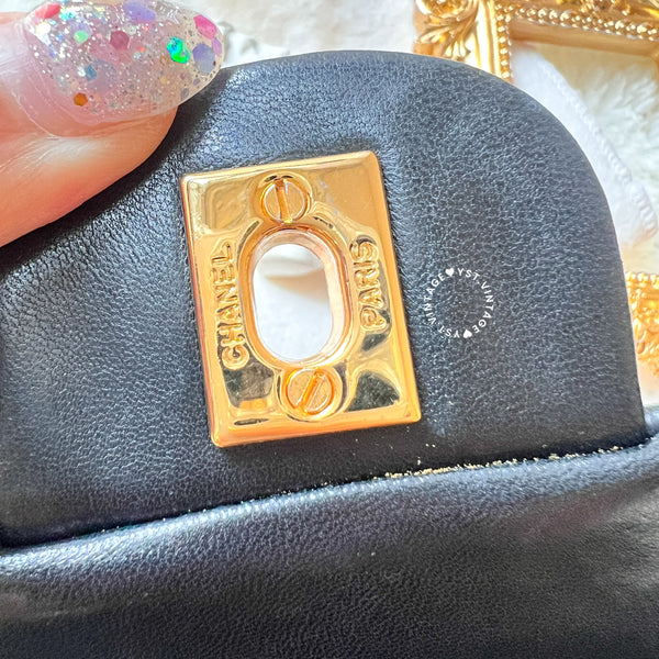 【8.28 中古拍賣】Vintage Chanel Small Classic Flap Bag CF23 - Black 005
