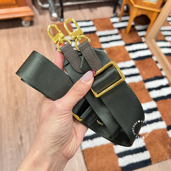 Vintage LV Monogram Pochette 006