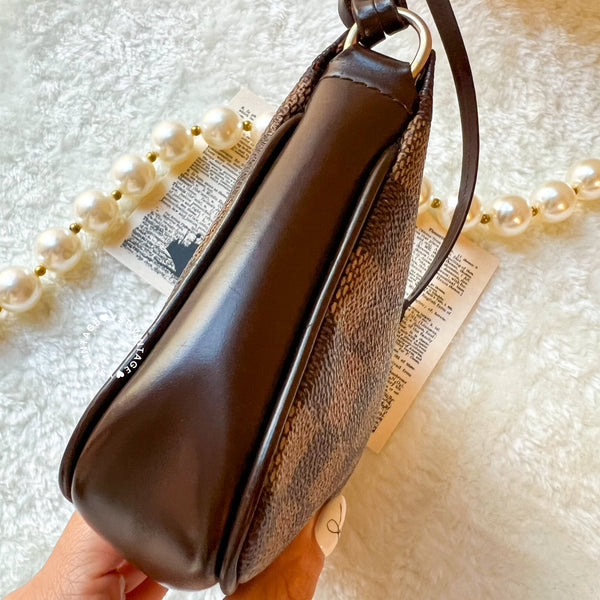 Vintage LV Damier Pochette