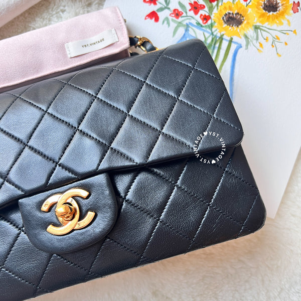 【8.28 中古拍賣】Vintage Chanel Small Classic Flap Bag CF23 - Black 005
