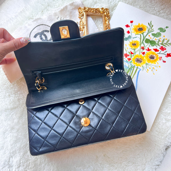 【8.28 中古拍賣】Vintage Chanel Small Classic Flap Bag CF23 - Black 005
