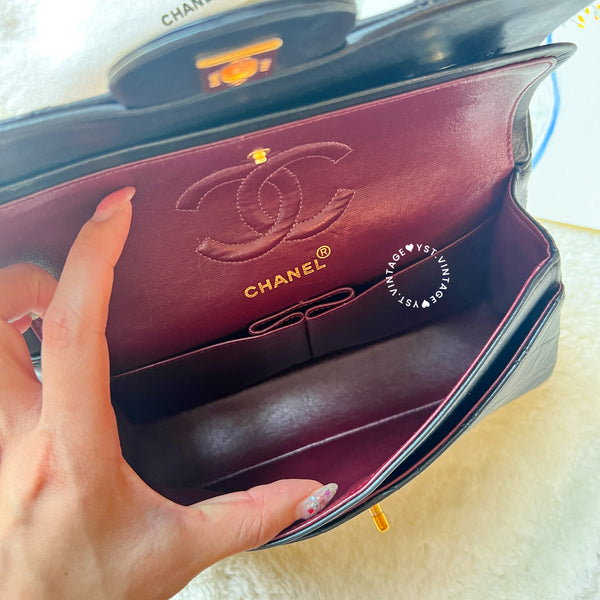 【8.28 中古拍賣】Vintage Chanel Small Classic Flap Bag CF23 - Black 005