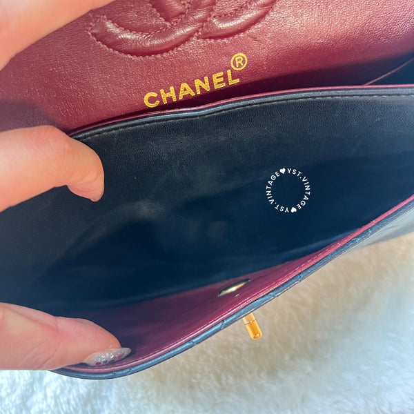 【8.28 中古拍賣】Vintage Chanel Small Classic Flap Bag CF23 - Black 005