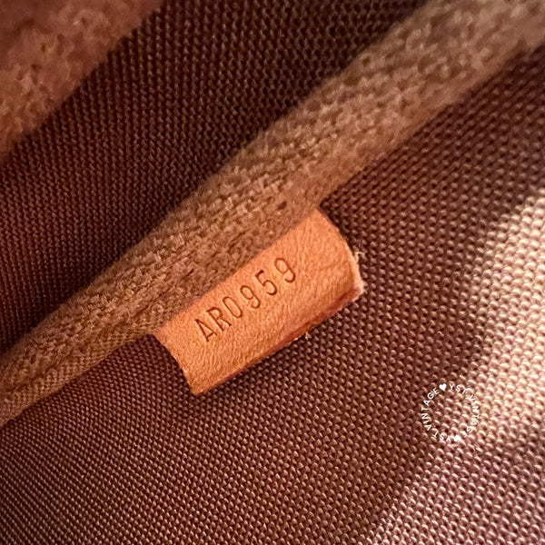 Vintage LV Monogram Pochette 006