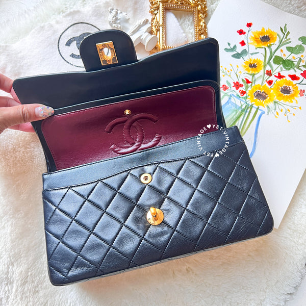 【8.28 中古拍賣】Vintage Chanel Small Classic Flap Bag CF23 - Black 005