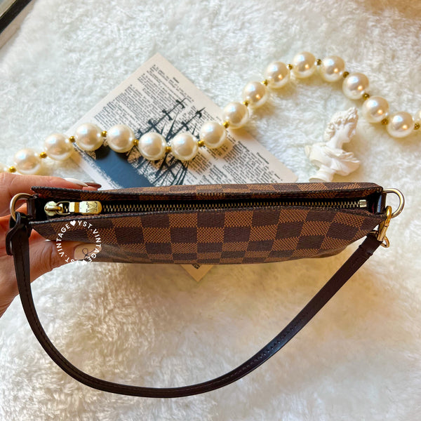 Vintage LV Damier Pochette