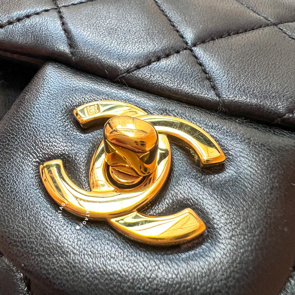 Vintage Chanel Small Classic Flap Bag CF23 - Black