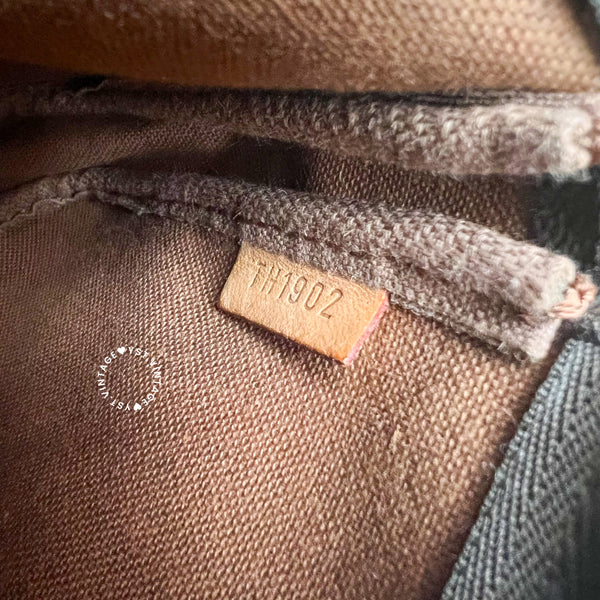 Vintage LV Monogram Pochette 004