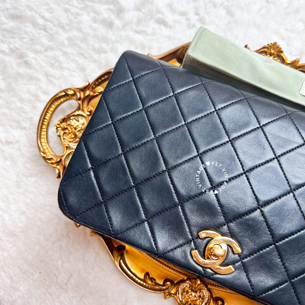 【11.11中古拍賣品】Vintage Chanel 23cm Turn-Lock Single Flap Bag - Black