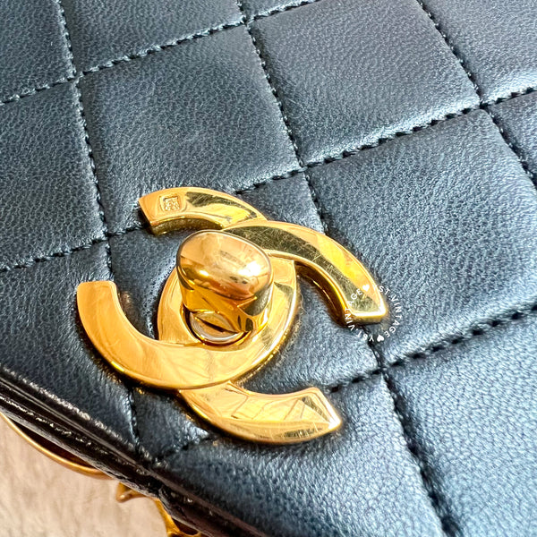 【11.11中古拍賣品】Vintage Chanel 23cm Turn-Lock Single Flap Bag - Black