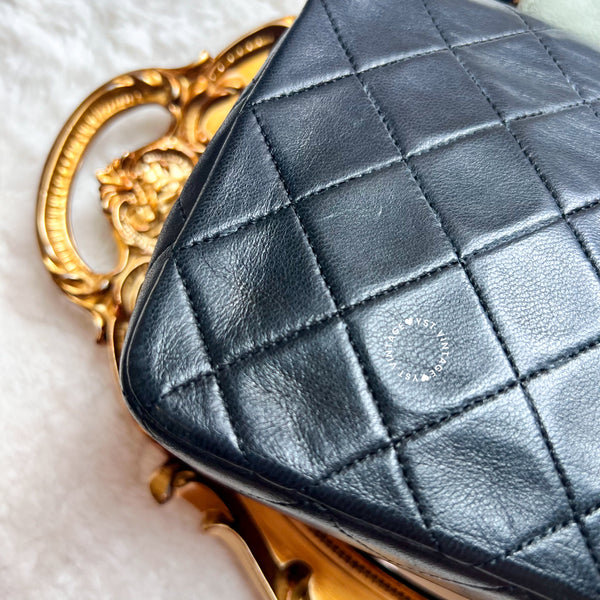 【11.11中古拍賣品】Vintage Chanel 23cm Turn-Lock Single Flap Bag - Black