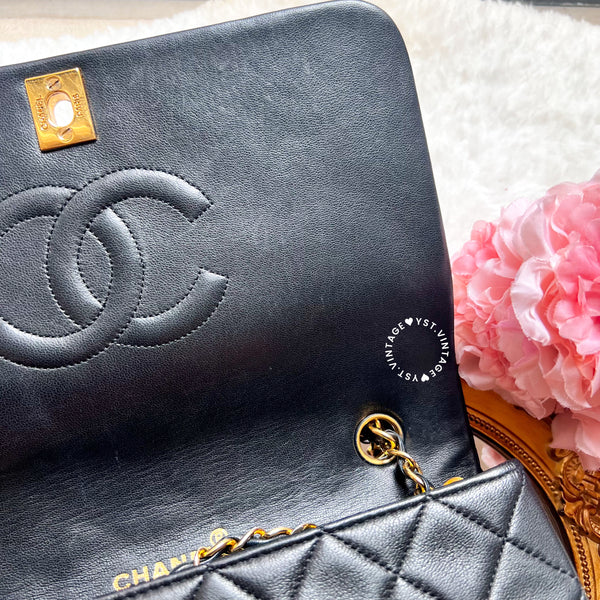 【11.11中古拍賣品】Vintage Chanel 23cm Turn-Lock Single Flap Bag - Black