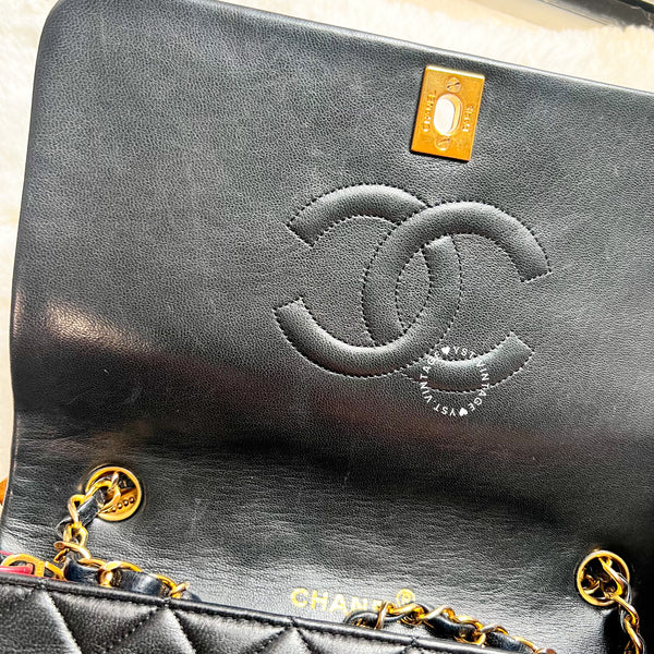 【11.11中古拍賣品】Vintage Chanel 23cm Turn-Lock Single Flap Bag - Black