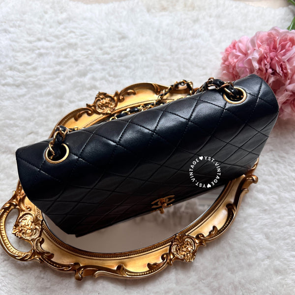 【11.11中古拍賣品】Vintage Chanel 23cm Turn-Lock Single Flap Bag - Black