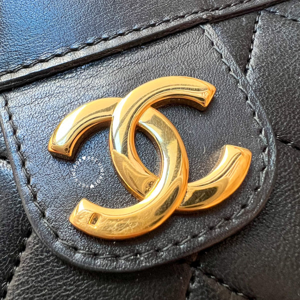 Vintage Chanel 1980's Clutch - Black