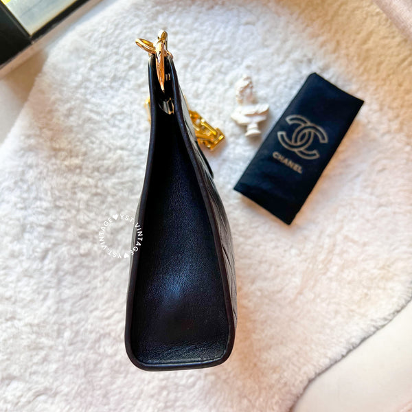 Vintage Chanel 1980's Clutch - Black