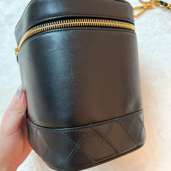 Vintage CHANEL Vertical Vanity Bag - Lambskin Black 006