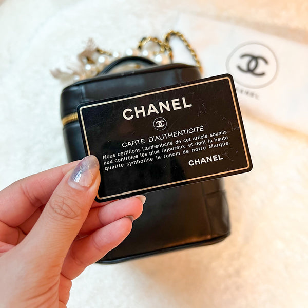 Vintage CHANEL Vertical Vanity Bag - Lambskin Black 006