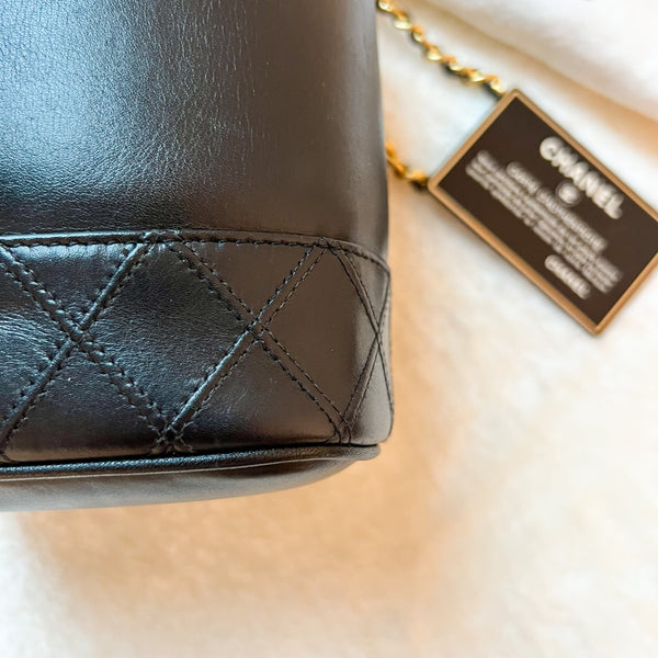 Vintage CHANEL Vertical Vanity Bag - Lambskin Black 006