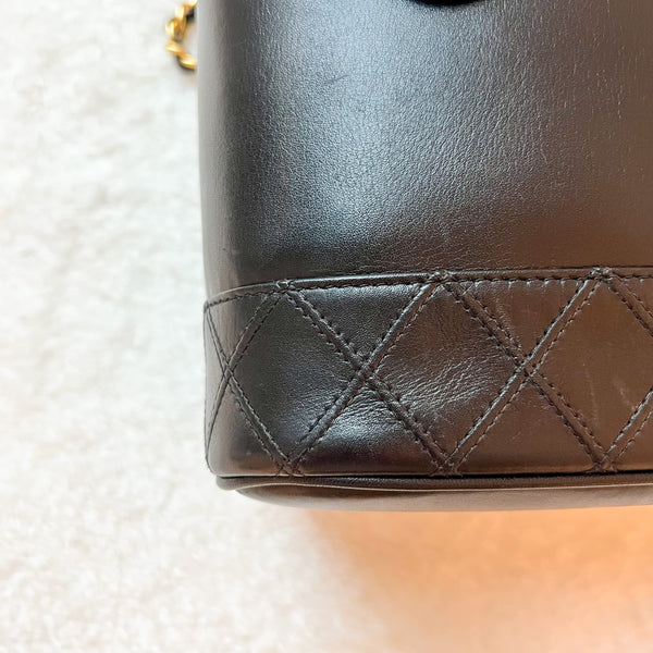 Vintage CHANEL Vertical Vanity Bag - Lambskin Black 006