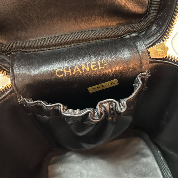 Vintage CHANEL Vertical Vanity Bag - Lambskin Black 006
