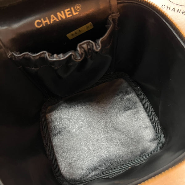 Vintage CHANEL Vertical Vanity Bag - Lambskin Black 006