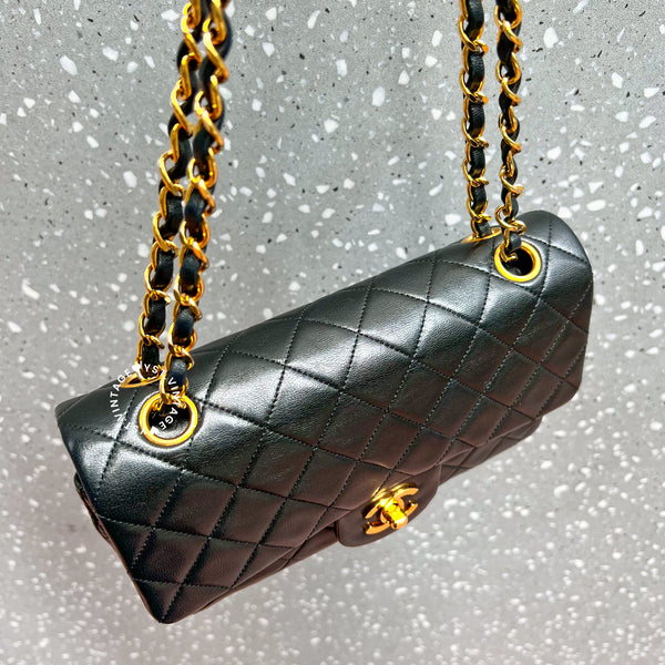 Vintage Chanel Small Classic Flap Bag CF23 - Black 002