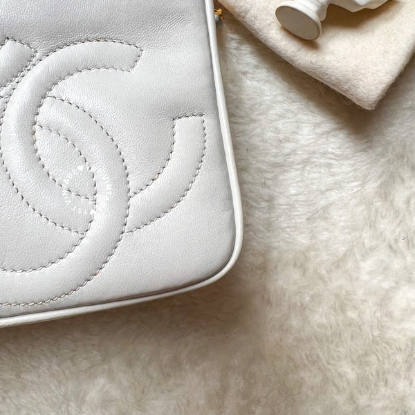 Vintage Chanel Camera Bag With Triple Coco Mark - Snow White