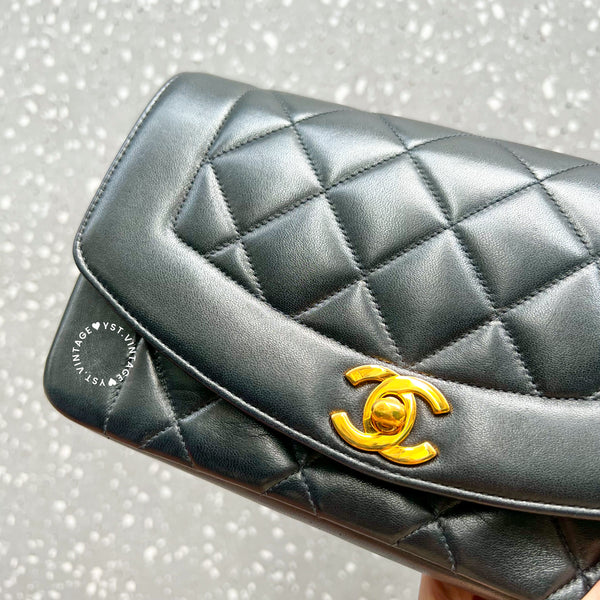 Vintage CHANEL Diana Small Flap Bag - Black 006