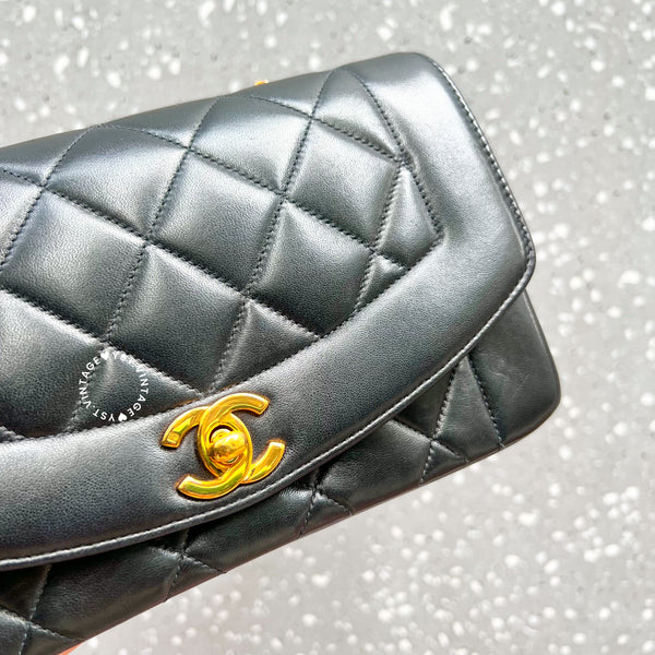 Vintage CHANEL Diana Small Flap Bag - Black 006