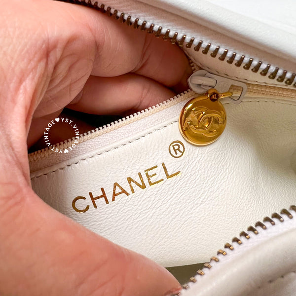 Vintage Chanel Camera Bag With Triple Coco Mark - Snow White
