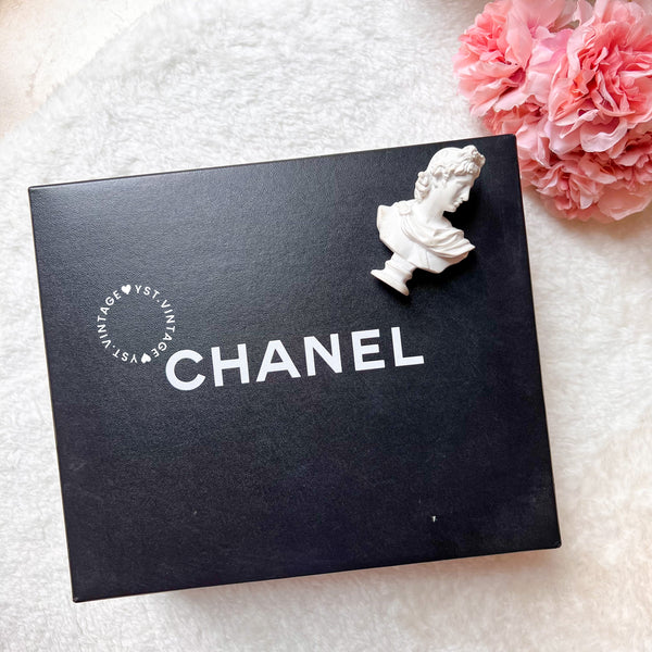 Vintage Chanel Camera Bag With Triple Coco Mark - Snow White