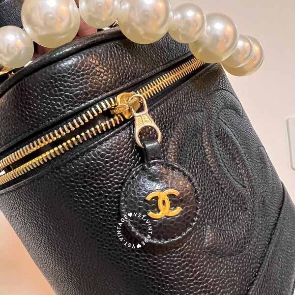 Vintage CHANEL Vertical Vanity Bag - Caviar Black 004