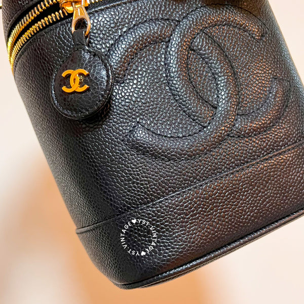 Vintage CHANEL Vertical Vanity Bag - Caviar Black 004