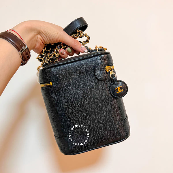 Vintage CHANEL Vertical Vanity Bag - Caviar Black 004
