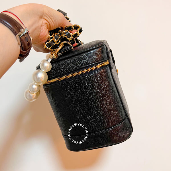 Vintage CHANEL Vertical Vanity Bag - Caviar Black 004