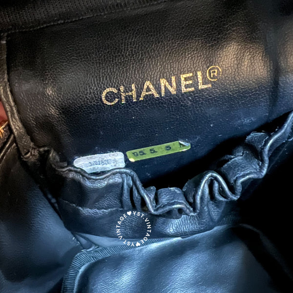 Vintage CHANEL Vertical Vanity Bag - Caviar Black 004