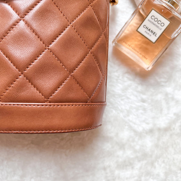 Vintage Chanel Vanity Bag with Tassel - Caramel Latte