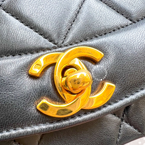 Vintage CHANEL Diana Small Flap Bag - Black 002