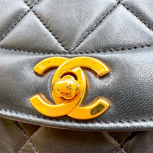 Vintage CHANEL Diana Small Flap Bag - Black 002