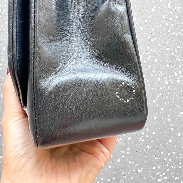 Vintage CHANEL Diana Small Flap Bag - Black 002