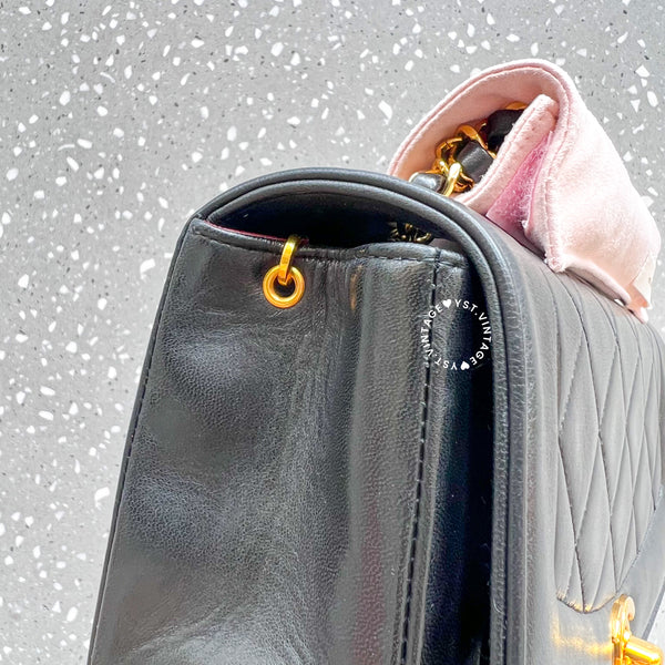 Vintage CHANEL Diana Small Flap Bag - Black 002