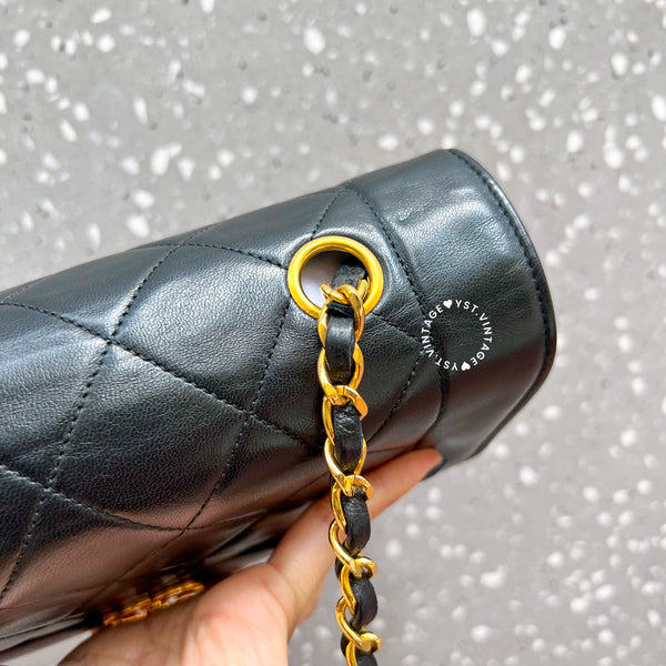 Vintage CHANEL Diana Small Flap Bag - Black 002