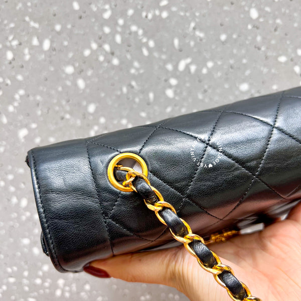 Vintage CHANEL Diana Small Flap Bag - Black 002