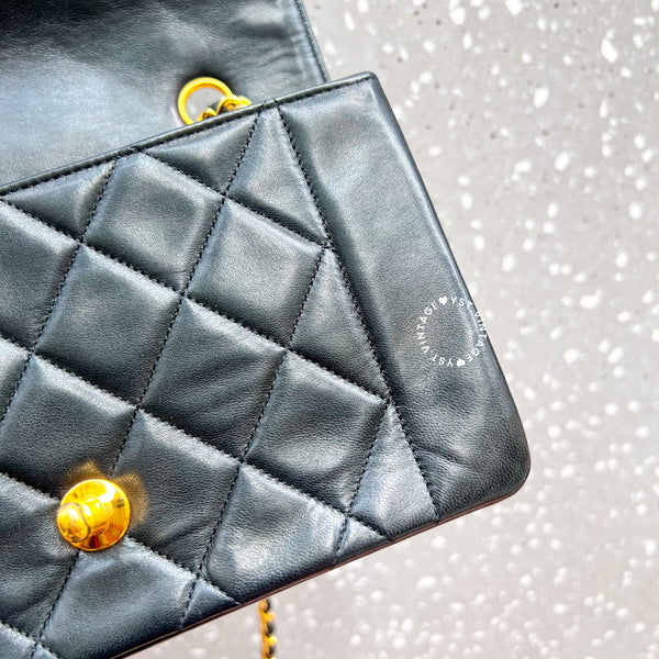 Vintage CHANEL Diana Small Flap Bag - Black 002