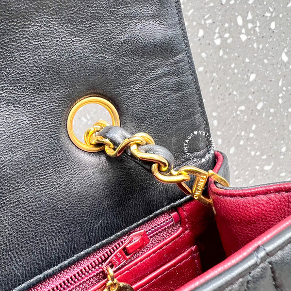 Vintage CHANEL Diana Small Flap Bag - Black 002